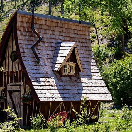 Camping La Ferme De Castellane Bagian luar foto
