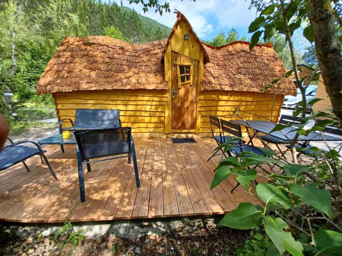 Camping La Ferme De Castellane Bagian luar foto