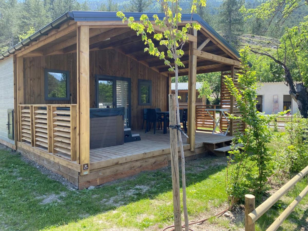 Camping La Ferme De Castellane Bagian luar foto