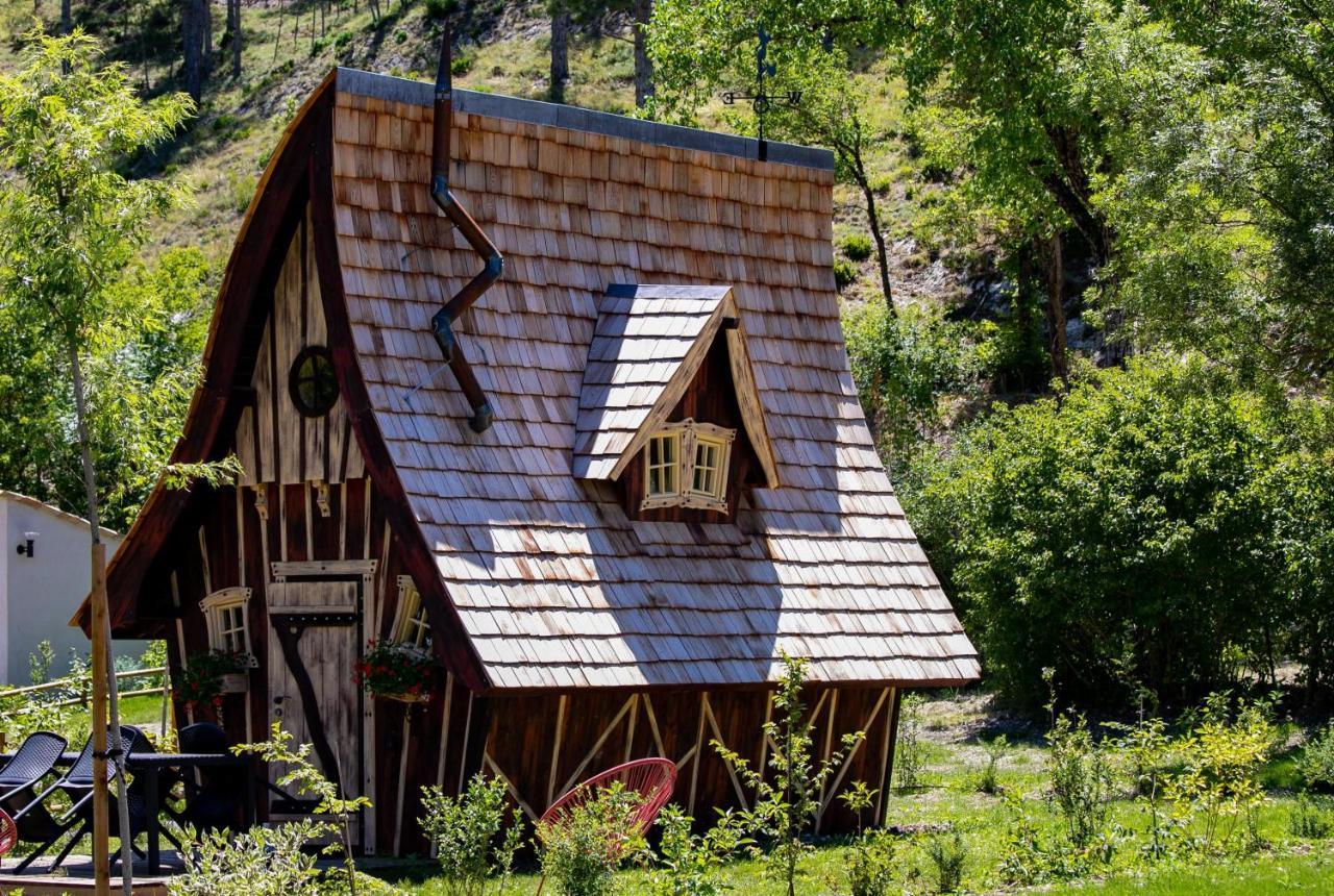 Camping La Ferme De Castellane Bagian luar foto