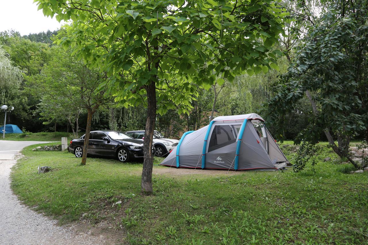 Camping La Ferme De Castellane Bagian luar foto