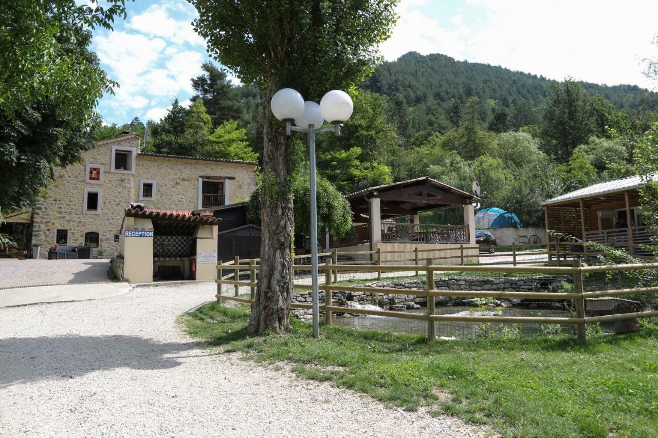 Camping La Ferme De Castellane Bagian luar foto